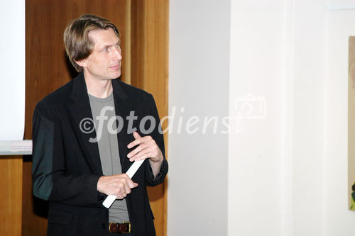 (C)fotodienst/Mag. Daniel Katzinger - Wien 14.09.2006,
Die Veranstaltung „Tschechien neu entdecken“ Am Hof schließt die Jahreskampagne der Präsentation der Tschechischen Republik in Österreich ab, die unter der Leitung von CzechTourism läuft.
im Bild: Dipl. Ing. Marcel Sauer (Direktor der Tschechischen Zentrale für Tourismus)