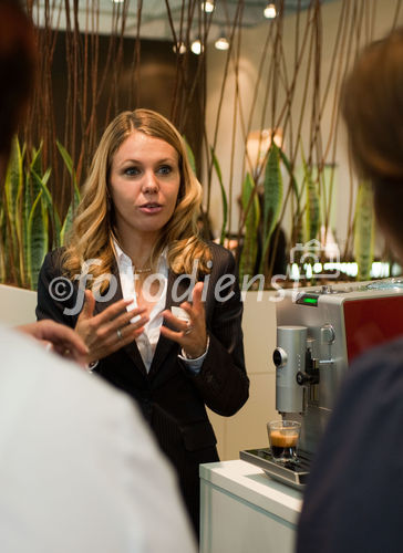 Jura Österreich zeigt auf der Messe sein ausgereiftes Potenzial an ultimativen Neuheiten. Technische Raffinessen vollenden die Bediener-Convenience. Der Name Jura steht für Brillanz in bekannt ausgereifter Designer-Eleganz. Eine großartige Kollektion an Kaffeevollautomaten verzaubert Kaffee-Liebhaber rundum.