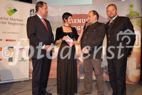 BM Josef Pröll (li.), Landesrat Josef Stockinger (re.), Hans Voglmayr (2.v.re.) und Moderatorin Claudia Woitsch