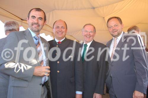 LR Josef Plank, Steyr Europachef Andreas Klauser, der Präsident der Landwirtschaftskammer Österreich, Gerhard Wlodkowski, und LR Josef Stockinger (re.)