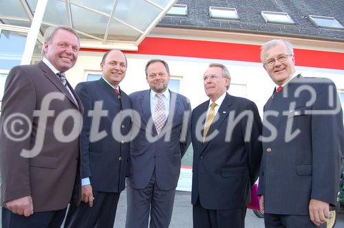 V.l.n.r.: Der Präsident der Landwirtschaftskammmer Oberösterreich, ÖKR Johannnes Herndl, Case IH & Steyr Europachef Ing. Andreas Klauser, NÖ Landesrat DI Josef Stockinger, CASE IH Konzernpräsident Harold D. Boyanovsky und Steyr-Vertriebschef Rudolf Hinterberger.