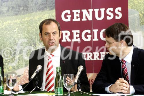 Josef Pröll, Landwirtschaftsminister ;Salzburg freut sich seit Samstag über drei weitere Genussregionen. Die Auszeichnungen wurden durch BM Josef Pröll und Agrarlandesrat Sepp Eisl im Rahmen des Rupertikirtag verliehen. Dazu Dr. Gerhard Drexel, Vorstandsvorsitzender von Spar Österreich und Partner der  Allianz: „Das stete Wachstum der Genuss Region Österreich zeigt den Erfolg der Initiative von Landwirtschaftsministerium und AMA. Immer mehr Regionen wollen die Qualität und regionale Herkunft ihrer Produkte betonen.“ Die Allianz ist unter dem Leitmotiv „Starke Marken – Starke Regionen“ konsequent qualitätsorientiert und bekennt sich zur regionalen Vielfalt Österreichs. 