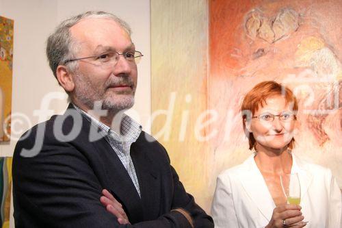 (C) fotodienst/Anna Rauchenberger - Wien 23.06.2006 - 15 Jahre Temmel, Seywald & Partner im Kunstraum in den Ringstraßengalerien. Foto: TPA Horwath-Partner und Geschäftsführer Mag. Gerhard Burger und Mag. Gerda Plajer.