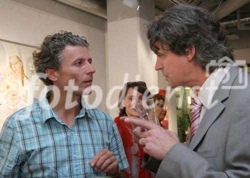 (C) fotodienst/Anna Rauchenberger - Wien 23.06.2006 - 15 Jahre Temmel, Seywald & Partner im Kunstraum in den Ringstraßengalerien. Foto: Report-Verlagschef Norbert Hintermayer und Dr. Wilfried Seywald 