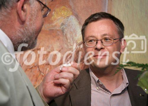 (C) fotodienst/Anna Rauchenberger - Wien 23.06.2006 - 15 Jahre Temmel, Seywald & Partner im Kunstraum in den Ringstraßengalerien. Foto: Dr. Gottfried Marckhgott und Mag. Thomas Neuhauser (Österr. Parlament).