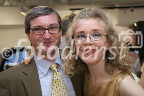 (C) fotodienst/Anna Rauchenberger - Wien 23.06.2006 - 15 Jahre Temmel, Seywald & Partner im Kunstraum in den Ringstraßengalerien. Foto: Galerist Hubert Thurnhofer und Künstlerin Marina Janulatite.