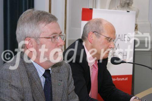 (C) fotodienst/Anna Rauchenberger - Wien 12.06.2006 - Das Ökosoziale Forum Österreich veranstaltete zum Thema 'REWE Austria AG als Handelspartner für Landwirtschaft und Industrie' einen Vortrag des Vorstandsmitglieds der REWE Austria, Frank Hensel mit anschließender Diskussion. FOTO v.l.: August Astl (Generalsekretär der Landwirtschaftskammer Österreich, Wien), Frank Hensel (Vorstandsmitglied der REWE Austria AG, Wr. Neudorf).