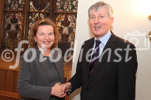 Die Wiener PR-Consulter Temmel, Seywald & Partner feiern am 6. Dezember 2011 ihr 20jähriges Firmenjubiläum. Firmengründer Dr. Franz Temmel besuchte aus diesem Anlass mit einem pressetext.tv-Videoteam ehemalige und aktuelle Kunden aus Politik und Wirtschaft und sprach mit Journalisten und Kollegen über die aktuellen Herausforderungen für PR und Öffentlichkeitsarbeit. Unter den Gratulanten finden sich ehemalige Minister, Vizekanzler, Topjournalisten, Firmenchefs und Medienprofis.