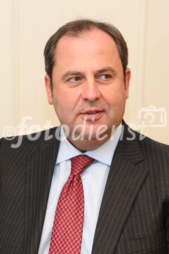 Die Wiener PR-Consulter Temmel, Seywald & Partner feiern am 6. Dezember 2011 ihr 20jähriges Firmenjubiläum. Firmengründer Dr. Franz Temmel besuchte aus diesem Anlass mit einem pressetext.tv-Videoteam ehemalige und aktuelle Kunden aus Politik und Wirtschaft und sprach mit Journalisten und Kollegen über die aktuellen Herausforderungen für PR und Öffentlichkeitsarbeit. Unter den Gratulanten finden sich ehemalige Minister, Vizekanzler, Topjournalisten, Firmenchefs und Medienprofis.