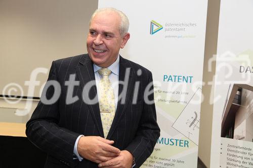 Die Wiener PR-Consulter Temmel, Seywald & Partner feiern am 6. Dezember 2011 ihr 20jähriges Firmenjubiläum. Firmengründer Dr. Franz Temmel besuchte aus diesem Anlass mit einem pressetext.tv-Videoteam ehemalige und aktuelle Kunden aus Politik und Wirtschaft und sprach mit Journalisten und Kollegen über die aktuellen Herausforderungen für PR und Öffentlichkeitsarbeit. Unter den Gratulanten finden sich ehemalige Minister, Vizekanzler, Topjournalisten, Firmenchefs und Medienprofis.