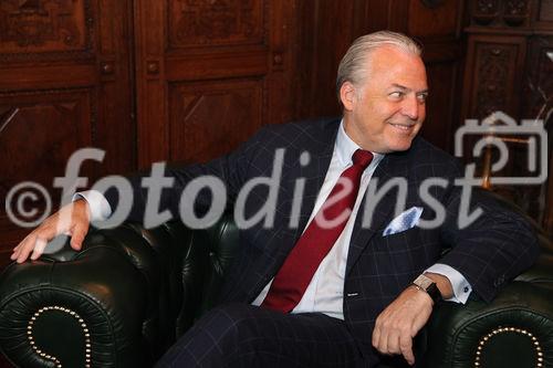 Die Wiener PR-Consulter Temmel, Seywald & Partner feiern am 6. Dezember 2011 ihr 20jähriges Firmenjubiläum. Firmengründer Dr. Franz Temmel besuchte aus diesem Anlass mit einem pressetext.tv-Videoteam ehemalige und aktuelle Kunden aus Politik und Wirtschaft und sprach mit Journalisten und Kollegen über die aktuellen Herausforderungen für PR und Öffentlichkeitsarbeit. Unter den Gratulanten finden sich ehemalige Minister, Vizekanzler, Topjournalisten, Firmenchefs und Medienprofis.