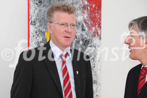 Die Wiener PR-Consulter Temmel, Seywald & Partner feiern am 6. Dezember 2011 ihr 20jähriges Firmenjubiläum. Firmengründer Dr. Franz Temmel besuchte aus diesem Anlass mit einem pressetext.tv-Videoteam ehemalige und aktuelle Kunden aus Politik und Wirtschaft und sprach mit Journalisten und Kollegen über die aktuellen Herausforderungen für PR und Öffentlichkeitsarbeit. Unter den Gratulanten finden sich ehemalige Minister, Vizekanzler, Topjournalisten, Firmenchefs und Medienprofis.