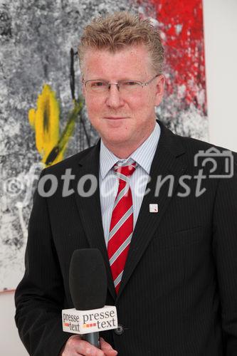 Die Wiener PR-Consulter Temmel, Seywald & Partner feiern am 6. Dezember 2011 ihr 20jähriges Firmenjubiläum. Firmengründer Dr. Franz Temmel besuchte aus diesem Anlass mit einem pressetext.tv-Videoteam ehemalige und aktuelle Kunden aus Politik und Wirtschaft und sprach mit Journalisten und Kollegen über die aktuellen Herausforderungen für PR und Öffentlichkeitsarbeit. Unter den Gratulanten finden sich ehemalige Minister, Vizekanzler, Topjournalisten, Firmenchefs und Medienprofis.