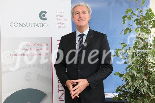 Die Wiener PR-Consulter Temmel, Seywald & Partner feiern am 6. Dezember 2011 ihr 20jähriges Firmenjubiläum. Firmengründer Dr. Franz Temmel besuchte aus diesem Anlass mit einem pressetext.tv-Videoteam ehemalige und aktuelle Kunden aus Politik und Wirtschaft und sprach mit Journalisten und Kollegen über die aktuellen Herausforderungen für PR und Öffentlichkeitsarbeit. Unter den Gratulanten finden sich ehemalige Minister, Vizekanzler, Topjournalisten, Firmenchefs und Medienprofis.