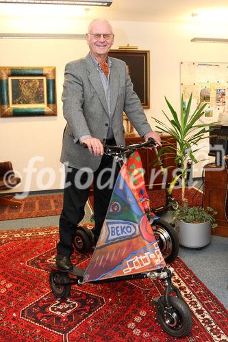 Die Wiener PR-Consulter Temmel, Seywald & Partner feiern am 6. Dezember 2011 ihr 20jähriges Firmenjubiläum. Firmengründer Dr. Franz Temmel besuchte aus diesem Anlass mit einem pressetext.tv-Videoteam ehemalige und aktuelle Kunden aus Politik und Wirtschaft und sprach mit Journalisten und Kollegen über die aktuellen Herausforderungen für PR und Öffentlichkeitsarbeit. Unter den Gratulanten finden sich ehemalige Minister, Vizekanzler, Topjournalisten, Firmenchefs und Medienprofis.