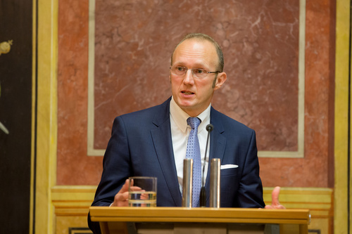  (c) fotodienst / Anna Rauchenberger - Wien, am 17.10.2014 - Enquete „Pensionssystem 2.0“ Wie kann die Pensionslücke geschlossen werden? FOTO: Mag. Heinz Bednar, Präsident der Vereinigung Österreichischer Investmentgesellschaften: