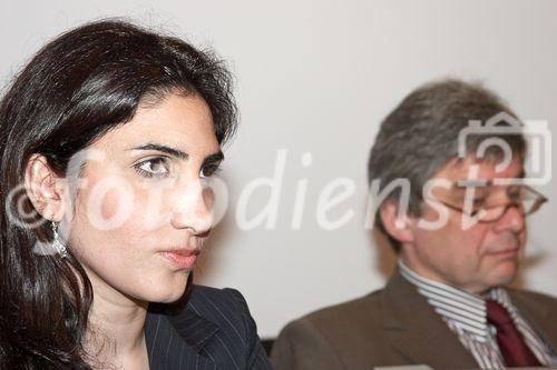 (C) fotodienst/Gudrun Krieger - Wien 09.05.2007  - Pressekonferenz: Der OMV Anschluß: Österreichisches Investement zieht Iran´s Extremist-Regime an. FOTO: links  Ms. Ghazal Omid, Iranische politische Autorin; rechts: Dr. Matthias Küntzel, Autor und Politikwissenschaftler in Hamburg