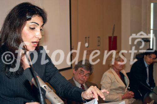 (C) fotodienst/Gudrun Krieger - Wien 09.05.2007  - Pressekonferenz: Der OMV Anschluß: Österreichisches Investement zieht Iran´s Extremist-Regime an. FOTO: links  Ms. Ghazal Omid, Iranische politische Autorin; rechts: Dr. Matthias Küntzel, Autor und Politikwissenschaftler in Hamburg