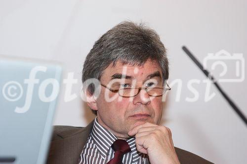 (C) fotodienst/Gudrun Krieger - Wien 09.05.2007  - Pressekonferenz: Der OMV Anschluß: Österreichisches Investement zieht Iran´s Extremist-Regime an. FOTO: Dr. Matthias Küntzel, Autor und Politikwissenschaftler in Hamburg/DE