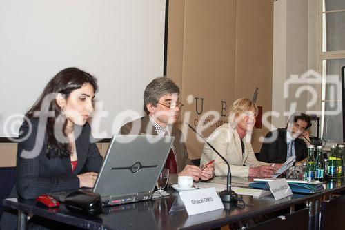 (C) fotodienst/Gudrun Krieger - Wien 09.05.2007  - Pressekonferenz: Der OMV Anschluß: Österreichisches Investement zieht Iran´s Extremist-Regime an. FOTO: links  Ms. Ghazal Omid, Iranische politische Autorin; rechts: Dr. Matthias Küntzel, Autor und Politikwissenschaftler in Hamburg