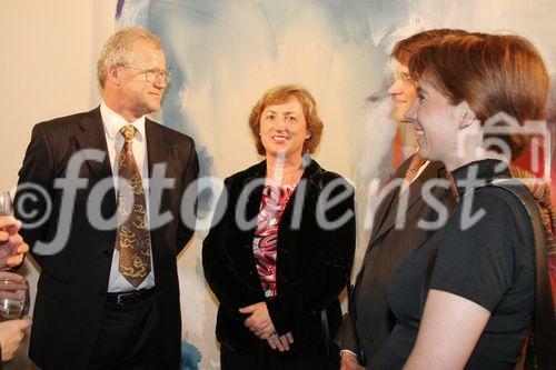 (C) fotodienst/Anna Rauchenberger - Wien 15.11.2006  - Kapsch Gruppe: Präsentation des Kunstkalenders 2007 in der Eventlocation Remise. FOTO: Gäste.