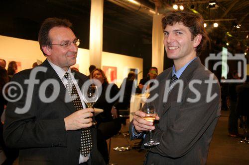 (C) fotodienst/Anna Rauchenberger - Wien 15.11.2006  - Kapsch Gruppe: Präsentation des Kunstkalenders 2007 in der Eventlocation Remise. FOTO: Künstler Markus Reiter (rechts).