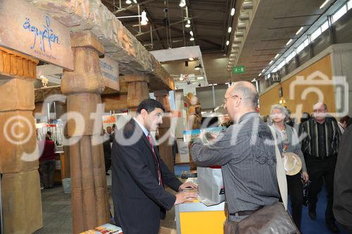  (c) fotodienst/Katharina Schiffl - Wien, am 12.01.2012 - Heute startet die Ferien-Messe Wien, wo bis einschließlich Sonntag (15. Jänner) über 700 Aussteller aus mehr als 70 Ländern beliebte Urlaubsziele sowie Geheimtipps, empfehlenswerte Reisearten, verschiedenste Varianten zur Freizeitgestaltung, maßgeschneiderte Angebote, Schnäppchen, Gewinnspiele und vieles mehr präsentieren.