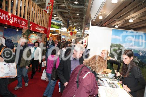  (c) fotodienst/Katharina Schiffl - Wien, am 12.01.2012 - Heute startet die Ferien-Messe Wien, wo bis einschließlich Sonntag (15. Jänner) über 700 Aussteller aus mehr als 70 Ländern beliebte Urlaubsziele sowie Geheimtipps, empfehlenswerte Reisearten, verschiedenste Varianten zur Freizeitgestaltung, maßgeschneiderte Angebote, Schnäppchen, Gewinnspiele und vieles mehr präsentieren.