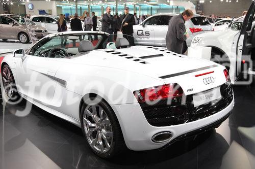  (c) fotodienst/Katharina Schiffl - Wien, am 11.01.2012 - Am Donnerstag, 12. Jänner startet die bedeutendste heimische PKW-Neuheiten- und Leistungsschau, die „Vienna Autoshow“. Vier Tage lang, bis einschließlich Sonntag (15. Jänner), präsentieren 40 Automarken rund 400 Neuwagen in der Messe Wien. Am heutigen Presse- und Händlertag herrscht bereits reges Aufkommen.