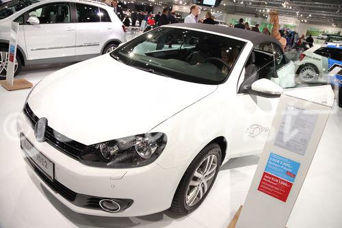  (c) fotodienst/Katharina Schiffl - Wien, am 11.01.2012 - Am Donnerstag, 12. Jänner startet die bedeutendste heimische PKW-Neuheiten- und Leistungsschau, die „Vienna Autoshow“. Vier Tage lang, bis einschließlich Sonntag (15. Jänner), präsentieren 40 Automarken rund 400 Neuwagen in der Messe Wien. Am heutigen Presse- und Händlertag herrscht bereits reges Aufkommen.