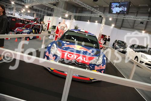  (c) fotodienst/Katharina Schiffl - Wien, am 11.01.2012 - Am Donnerstag, 12. Jänner startet die bedeutendste heimische PKW-Neuheiten- und Leistungsschau, die „Vienna Autoshow“. Vier Tage lang, bis einschließlich Sonntag (15. Jänner), präsentieren 40 Automarken rund 400 Neuwagen in der Messe Wien. Am heutigen Presse- und Händlertag herrscht bereits reges Aufkommen.