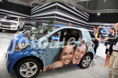  (c) fotodienst/Katharina Schiffl - Wien, am 11.01.2012 - Am Donnerstag, 12. Jänner startet die bedeutendste heimische PKW-Neuheiten- und Leistungsschau, die „Vienna Autoshow“. Vier Tage lang, bis einschließlich Sonntag (15. Jänner), präsentieren 40 Automarken rund 400 Neuwagen in der Messe Wien. Am heutigen Presse- und Händlertag herrscht bereits reges Aufkommen.
