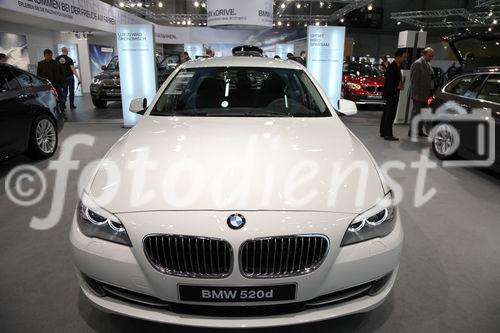  (c) fotodienst/Katharina Schiffl - Wien, am 11.01.2012 - Am Donnerstag, 12. Jänner startet die bedeutendste heimische PKW-Neuheiten- und Leistungsschau, die „Vienna Autoshow“. Vier Tage lang, bis einschließlich Sonntag (15. Jänner), präsentieren 40 Automarken rund 400 Neuwagen in der Messe Wien. Am heutigen Presse- und Händlertag herrscht bereits reges Aufkommen.