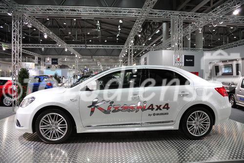  (c) fotodienst/Katharina Schiffl - Wien, am 11.01.2012 - Am Donnerstag, 12. Jänner startet die bedeutendste heimische PKW-Neuheiten- und Leistungsschau, die „Vienna Autoshow“. Vier Tage lang, bis einschließlich Sonntag (15. Jänner), präsentieren 40 Automarken rund 400 Neuwagen in der Messe Wien. Am heutigen Presse- und Händlertag herrscht bereits reges Aufkommen.