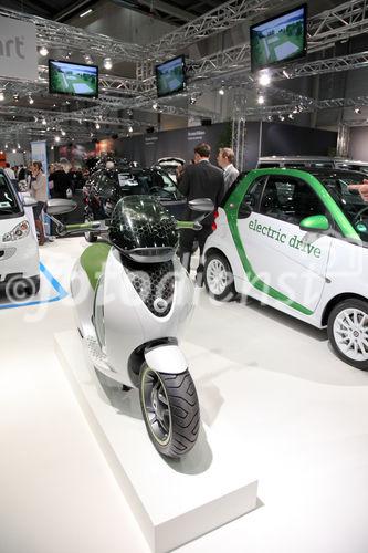  (c) fotodienst/Katharina Schiffl - Wien, am 11.01.2012 - Am Donnerstag, 12. Jänner startet die bedeutendste heimische PKW-Neuheiten- und Leistungsschau, die „Vienna Autoshow“. Vier Tage lang, bis einschließlich Sonntag (15. Jänner), präsentieren 40 Automarken rund 400 Neuwagen in der Messe Wien. Am heutigen Presse- und Händlertag herrscht bereits reges Aufkommen.