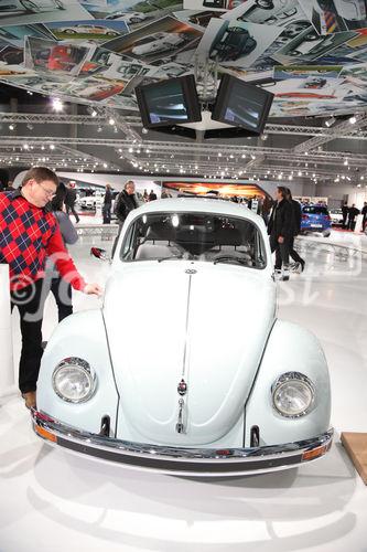  (c) fotodienst/Katharina Schiffl - Wien, am 11.01.2012 - Am Donnerstag, 12. Jänner startet die bedeutendste heimische PKW-Neuheiten- und Leistungsschau, die „Vienna Autoshow“. Vier Tage lang, bis einschließlich Sonntag (15. Jänner), präsentieren 40 Automarken rund 400 Neuwagen in der Messe Wien. Am heutigen Presse- und Händlertag herrscht bereits reges Aufkommen.