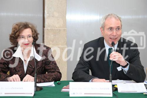  (c) fotodienst/Katharina Schiffl - Wien, am 25.01.2012 - Nach der Begrüßung von den Präsident der ÖGSR, Univ.-Doz. HR Dr. Markus Juranek und der Eröffnung des Symposiums 