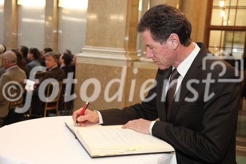  (c) fotodienst/Katharina Schiffl - Wien, am 25.01.2012 - Nach der Begrüßung von den Präsident der ÖGSR, Univ.-Doz. HR Dr. Markus Juranek und der Eröffnung des Symposiums 