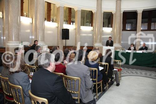  (c) fotodienst/Katharina Schiffl - Wien, am 25.01.2012 - Nach der Begrüßung von den Präsident der ÖGSR, Univ.-Doz. HR Dr. Markus Juranek und der Eröffnung des Symposiums 