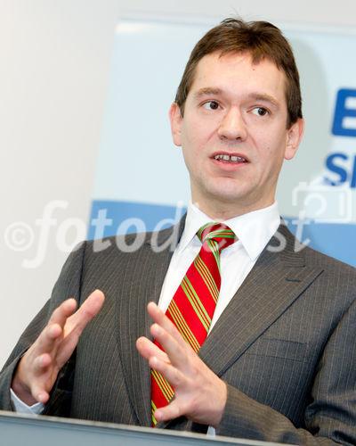 (c) fotodienst/Anna Rauchenberger - Wien, am 24.01.2012 - ERSTE-SPARINVVEST registriert wachsendes Interesse an Unternehmensanleihen und Aktienfonds. FOTO Gerhard Winzer, Chefvolkswirt, Erste Sparinvest: