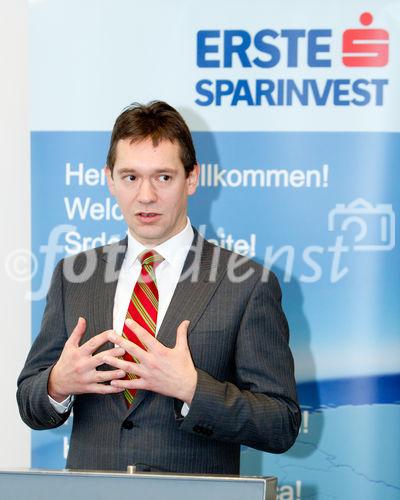 (c) fotodienst/Anna Rauchenberger - Wien, am 24.01.2012 - ERSTE-SPARINVVEST registriert wachsendes Interesse an Unternehmensanleihen und Aktienfonds. FOTO Gerhard Winzer, Chefvolkswirt, Erste Sparinvest: