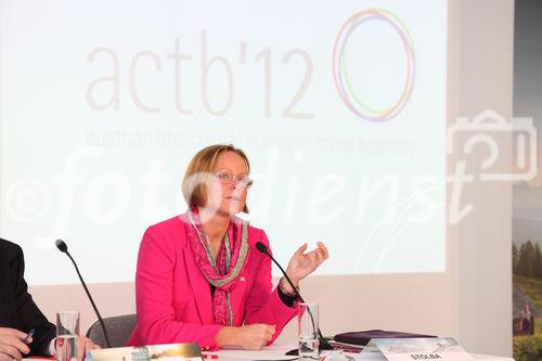  (c) fotodienst/Katharina Schiffl - Wien, am 23.01.2012 - Österreich Werbung lädt zur Pressekonferenz anlässlich der actb 2012 um das facettenreiche Programm und die zentraleuropäischen Partner vorzustellen. FOTO  Dr. Petra Stolba (Gescha?ftsfu?hrerin der O?sterreich Werbung):