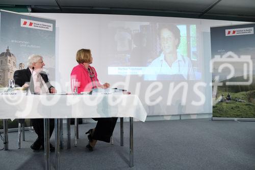  (c) fotodienst/Katharina Schiffl - Wien, am 23.01.2012 - Österreich Werbung lädt zur Pressekonferenz anlässlich der actb 2012 um das facettenreiche Programm und die zentraleuropäischen Partner vorzustellen. FOTO v.l. KR Johann Schenner (Obmann der Bundessparte Tourismus und Freizeitwirtschaft der Wirtschaftskammer O?sterreich), Dr. Petra Stolba (Gescha?ftsfu?hrerin der O?sterreich Werbung):