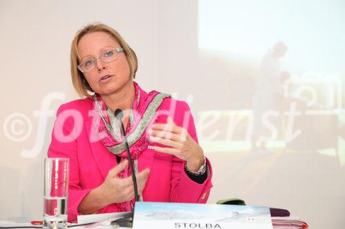  (c) fotodienst/Katharina Schiffl - Wien, am 23.01.2012 - Österreich Werbung lädt zur Pressekonferenz anlässlich der actb 2012 um das facettenreiche Programm und die zentraleuropäischen Partner vorzustellen. FOTO  Dr. Petra Stolba (Gescha?ftsfu?hrerin der O?sterreich Werbung):