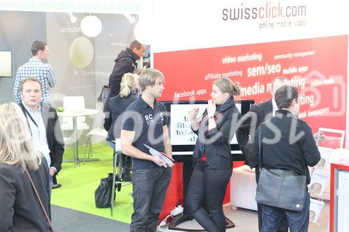 Die Swiss Online Marketing Messe Zürich am 14. und 15. März 2012 ist gegenüber dem Vorjahr kräftig gewachsen. Über 100 Aussteller, eine Verdreifachung der Ausstellungsfläche und ein 30%iges Besucherwachstum stimmt den Veranstalter Spring Messe zufrieden. Auch unter Aussteller und Besuchern gab es durchwegs zufriedene Gesichter. Die Praxisforen ebenso wie die Facebook, Twitter- und Google-Workshops wurden regelrecht gestürmt. Fotos: Franz Pflügl für Fotodienst.