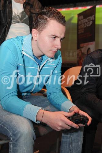  (c) fotodienst/Katharina Schiffl - Wien, am 17.03.2012 - Von 16.-17. März 2012 glühen in der Fernwärme Wien wieder die Konsolen bei dem 5. eSport Soccer Cup. Neben Offline-Gaming Battles auf den Nextgen-Konsolen PlayStation 3 und Xbox 360 können sich die Teilnehmer österreichweit nur dort für das 3-Länder-Finale des FIFA Interactive World Cups (FIWC) in Deutschland qualifizieren.