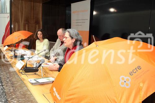  (c) fotodienst/Katharina Schiffl - Wien, am 27.03.2012 - Die Obfrau der asylkoordination Mag. Anny Knapp präsentiert die aktuellen Forderungen, die sich aus den Ergebnisse des Projekts 