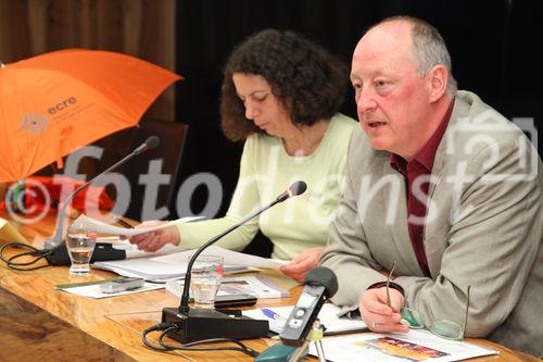  (c) fotodienst/Katharina Schiffl - Wien, am 27.03.2012 - Die Obfrau der asylkoordination Mag. Anny Knapp präsentiert die aktuellen Forderungen, die sich aus den Ergebnisse des Projekts 