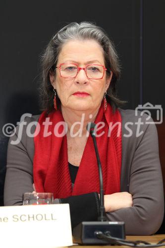  (c) fotodienst/Katharina Schiffl - Wien, am 27.03.2012 - Die Obfrau der asylkoordination Mag. Anny Knapp präsentiert die aktuellen Forderungen, die sich aus den Ergebnisse des Projekts 