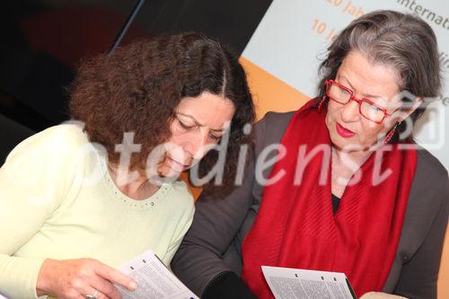  (c) fotodienst/Katharina Schiffl - Wien, am 27.03.2012 - Die Obfrau der asylkoordination Mag. Anny Knapp präsentiert die aktuellen Forderungen, die sich aus den Ergebnisse des Projekts 